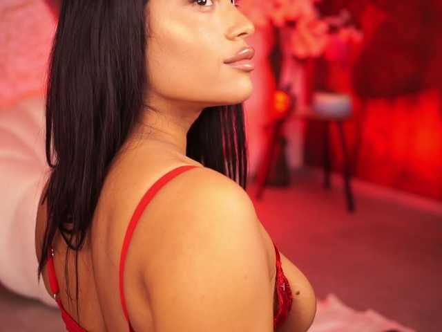 KiraKrush live cam on BongaCams