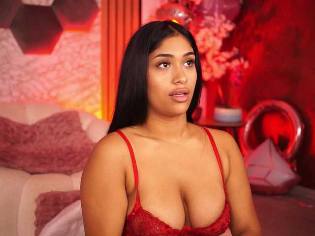 KiraKrush live cam on BongaCams