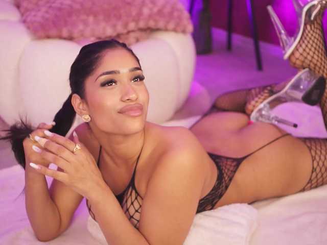Sex chat gratuit in direct cu KiraKrush pe BongaCams