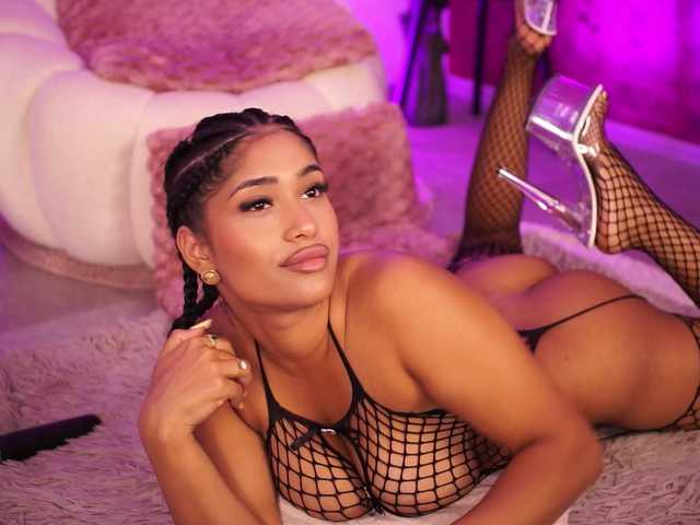 KiraKrush live cam on BongaCams