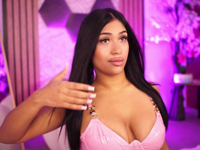 KiraKrush live cam on BongaCams