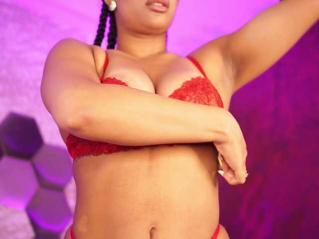KiraKrush live cam on BongaCams