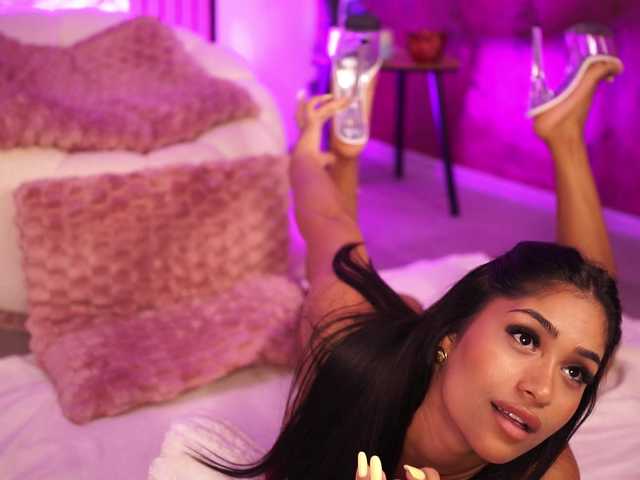 KiraKrush live cam on BongaCams