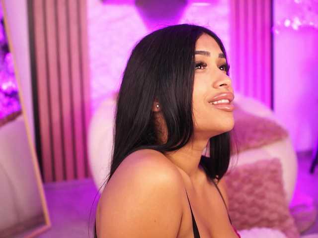 KiraKrush live cam on BongaCams