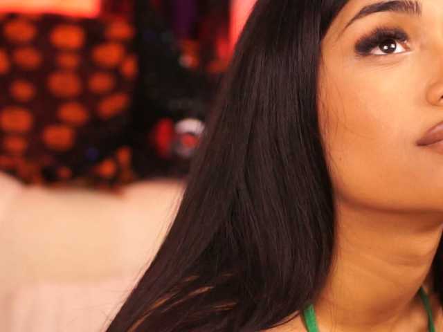 KiraKrush live cam on BongaCams