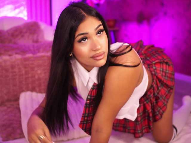 KiraKrush live cam on BongaCams