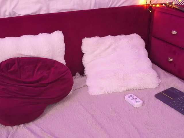 KiraKrush live cam on BongaCams