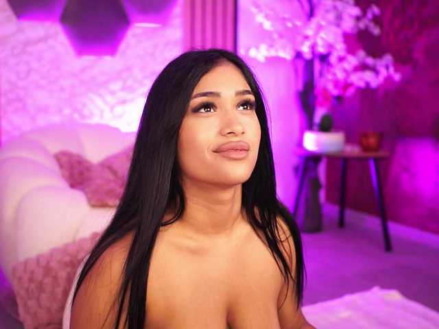 KiraKrush live cam on BongaCams