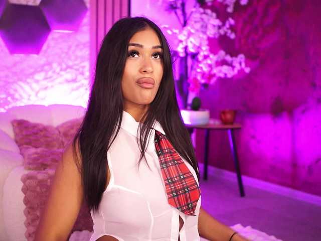 KiraKrush live cam on BongaCams