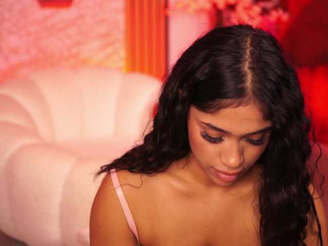 KiraKrush live cam on BongaCams
