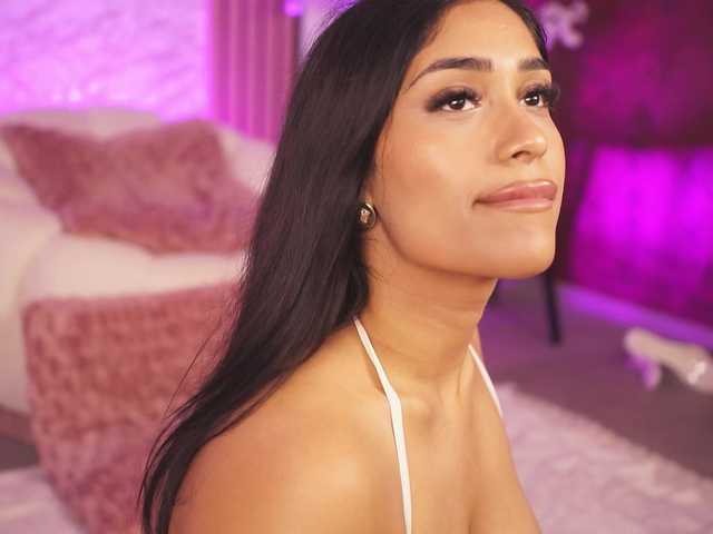 KiraKrush live cam on BongaCams