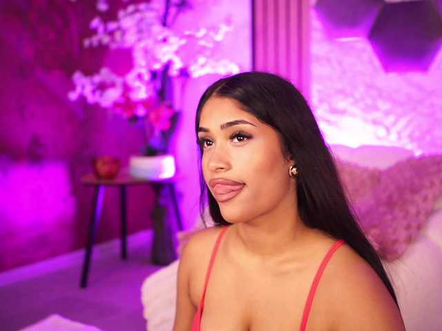 KiraKrush live webcam show