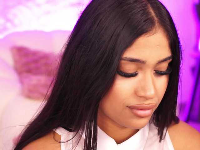 KiraKrush live cam on BongaCams