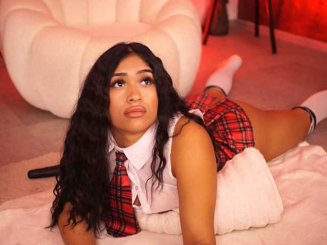 KiraKrush live cam on BongaCams