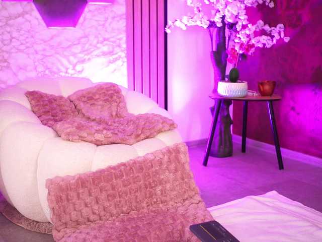 KiraKrush live cam on BongaCams