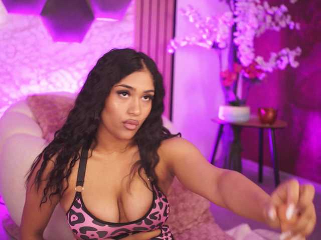 KiraKrush live cam on BongaCams