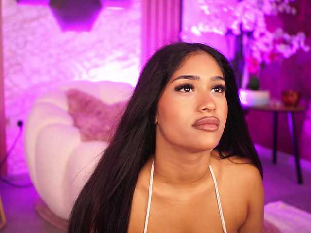 KiraKrush live cam on BongaCams