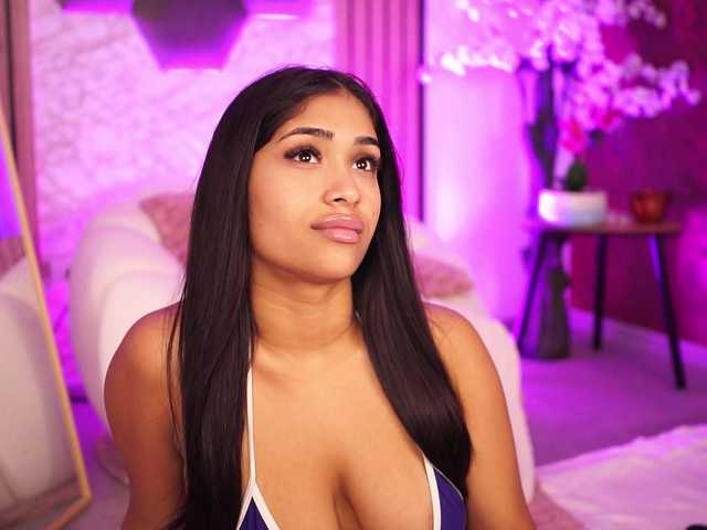 KiraKrush live cam on BongaCams