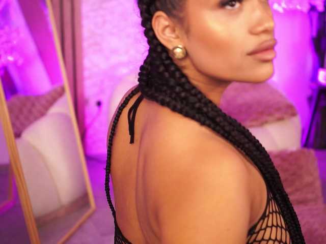 KiraKrush live cam on BongaCams