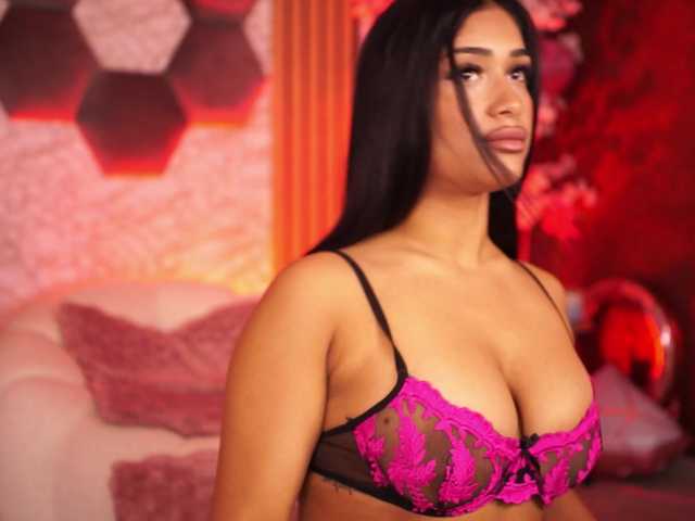 KiraKrush live cam on BongaCams