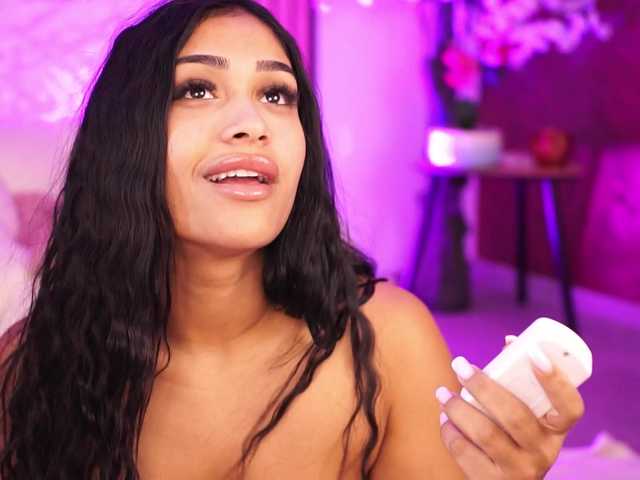 KiraKrush live cam on BongaCams