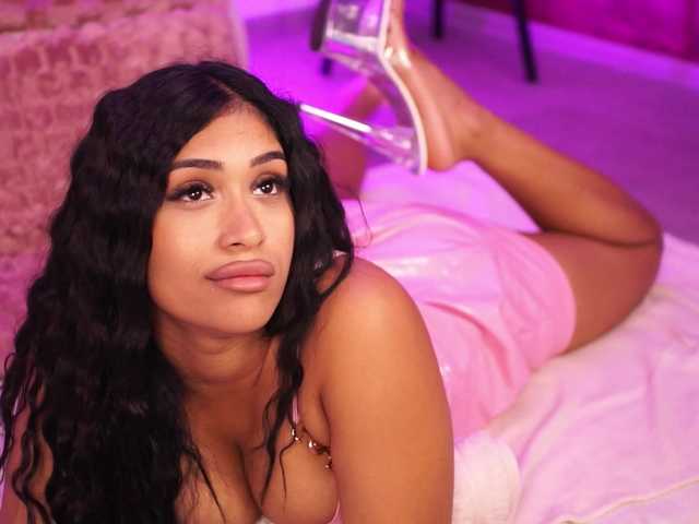 KiraKrush live cam on BongaCams