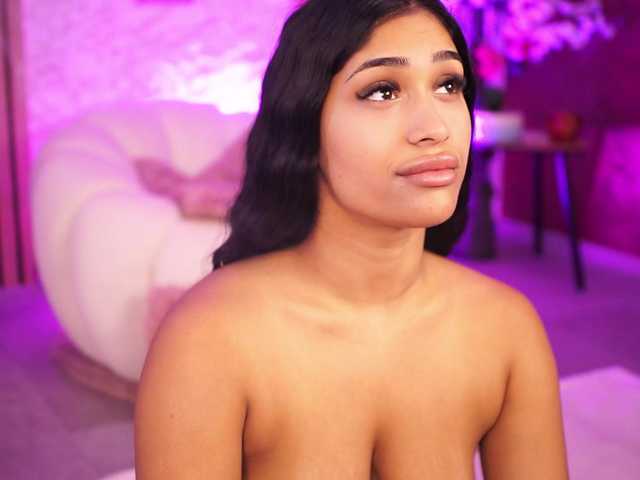 KiraKrush live cam on BongaCams