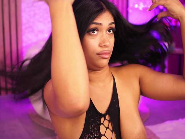 KiraKrush live cam on BongaCams