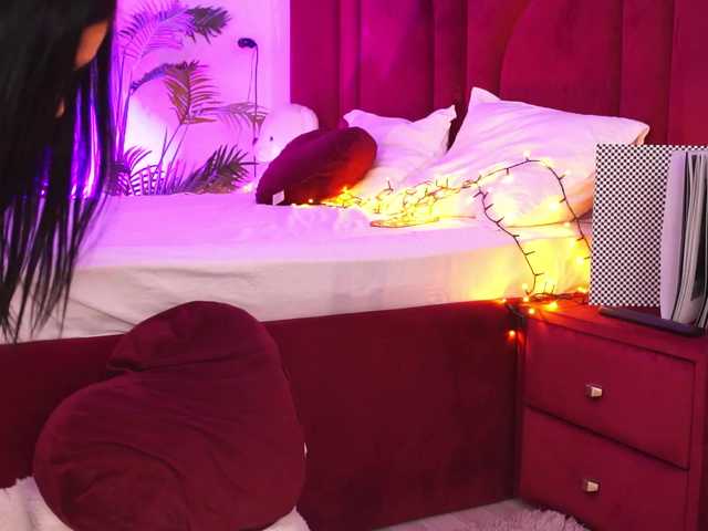 KiraKrush live cam on BongaCams