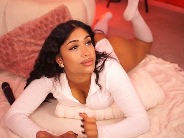 KiraKrush live cam on BongaCams