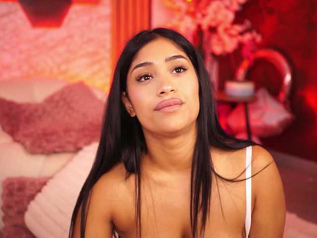 KiraKrush live cam on BongaCams