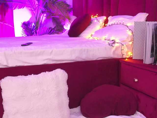 KiraKrush live cam on BongaCams