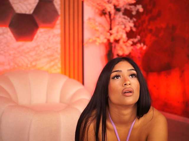 KiraKrush live cam on BongaCams