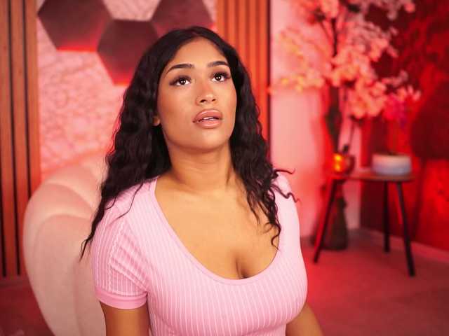 KiraKrush live cam on BongaCams