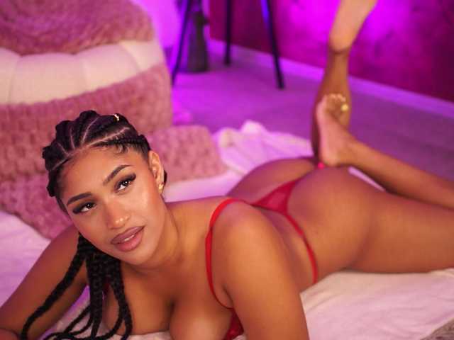 KiraKrush live cam on BongaCams