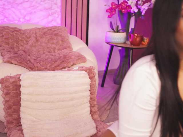KiraKrush live cam on BongaCams