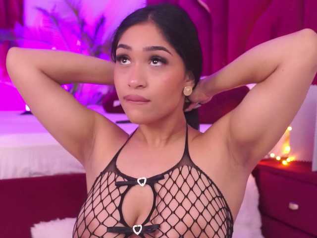 KiraKrush live cam on BongaCams