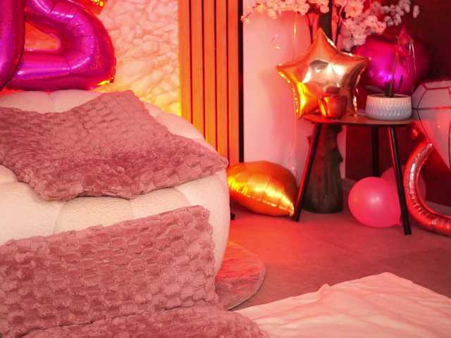 KiraKrush live cam on BongaCams
