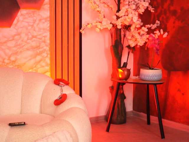 KiraKrush live cam on BongaCams