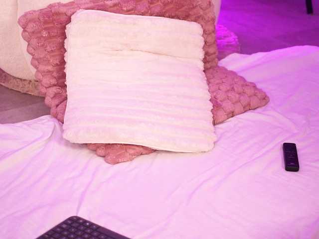 KiraKrush live cam on BongaCams