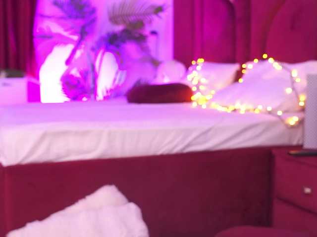 KiraKrush live cam on BongaCams