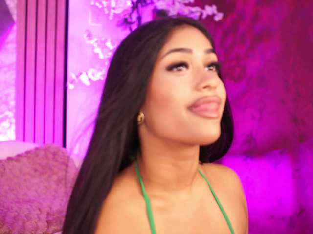 KiraKrush live cam on BongaCams