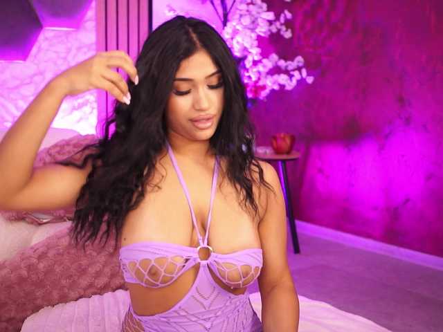 KiraKrush live cam on BongaCams