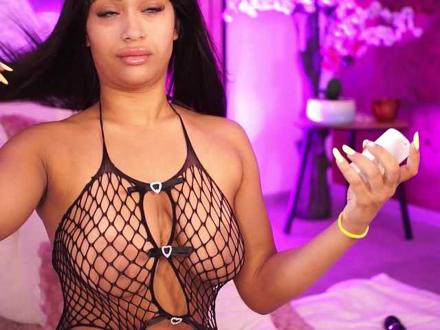 KiraKrush live cam on BongaCams