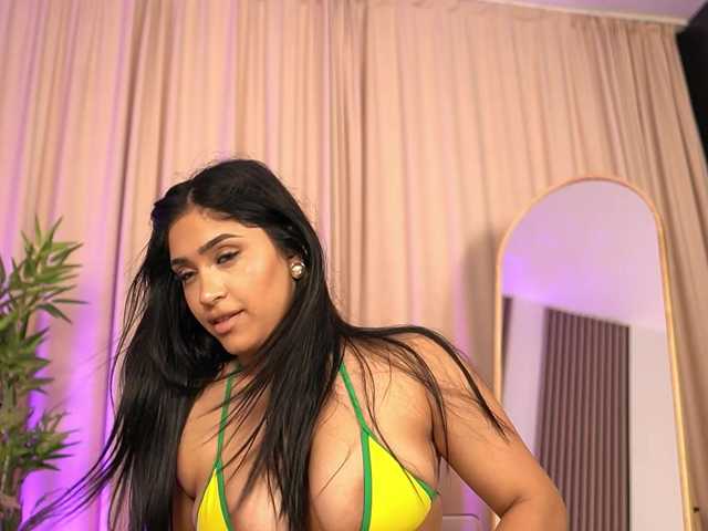 KiraKrush live cam on BongaCams
