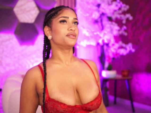 KiraKrush live cam on BongaCams