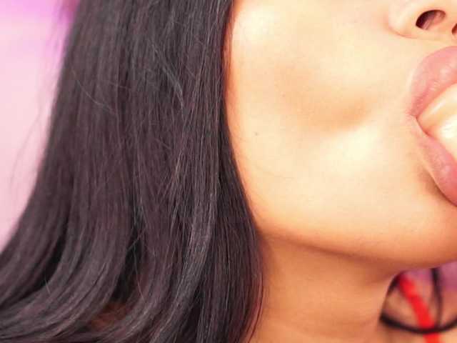 KiraKrush live cam on BongaCams