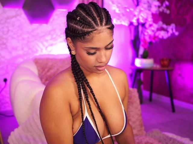 KiraKrush live cam on BongaCams