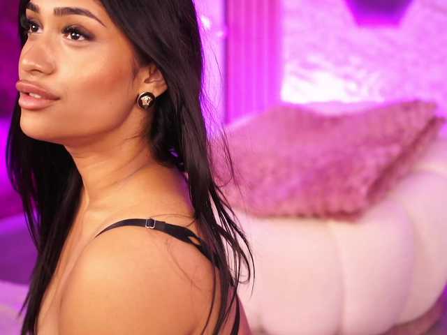 KiraKrush live cam on BongaCams