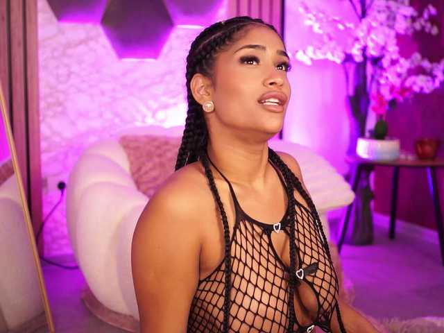 KiraKrush live cam on BongaCams